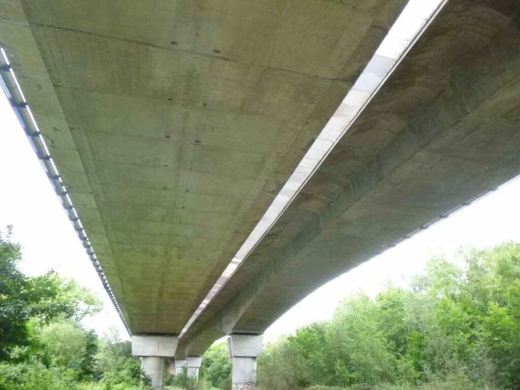 inspection-des-ouvrages-dart-et-de-signalisation-verticale-du-reseau-sapn