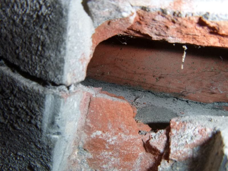 instrumentation-et-suivi-de-fissuration-dun-mur-sur-toiture-lille-affaire